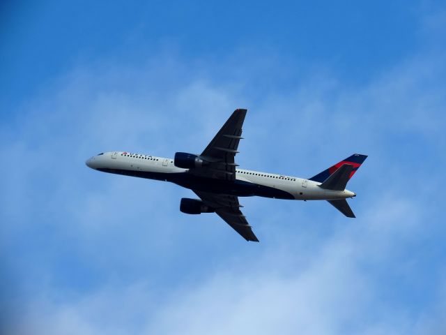 Boeing 757-200 (N6711M)