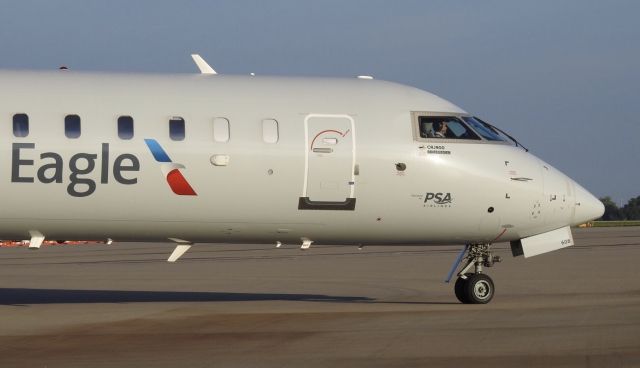 Canadair Regional Jet CRJ-900 (N608NN)