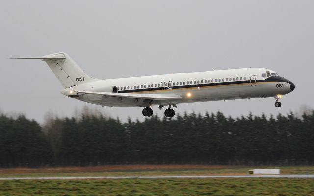 16-0051 — - usn c-9b 160051 about to land at shannon 21/12/13.