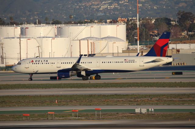 Airbus A321 (N126DN)