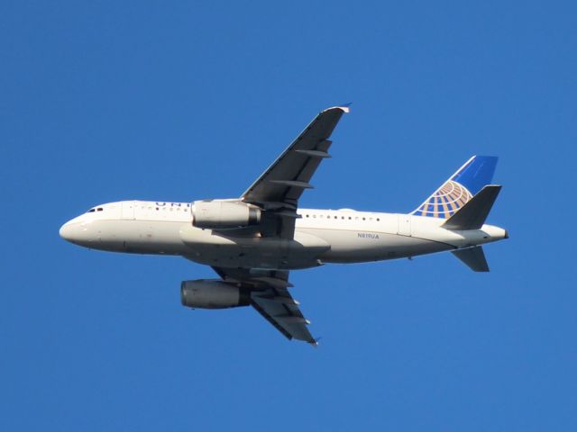 Airbus A319 (N819UA)