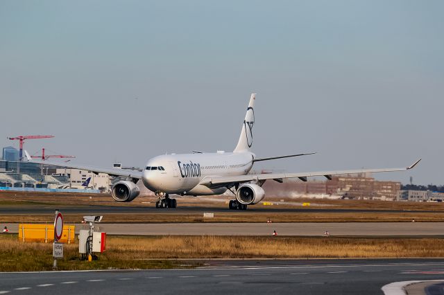 Airbus A330-200 (D-AIYC)