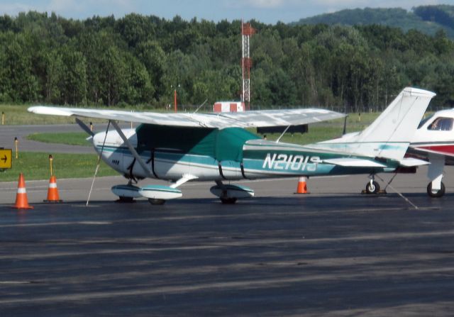 Cessna Skylane (N21013) - Great aircraft for cross-country flights.