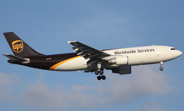 Airbus A300F4-600 (N171UP) - Delivered to UPS in 2006, on final for DFWs 17L Photo from 10/2/2018 (Please view in "full" for highest image quality)