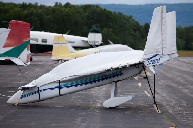 RUTAN Long-EZ (N72HM) - Its a Long EZ.