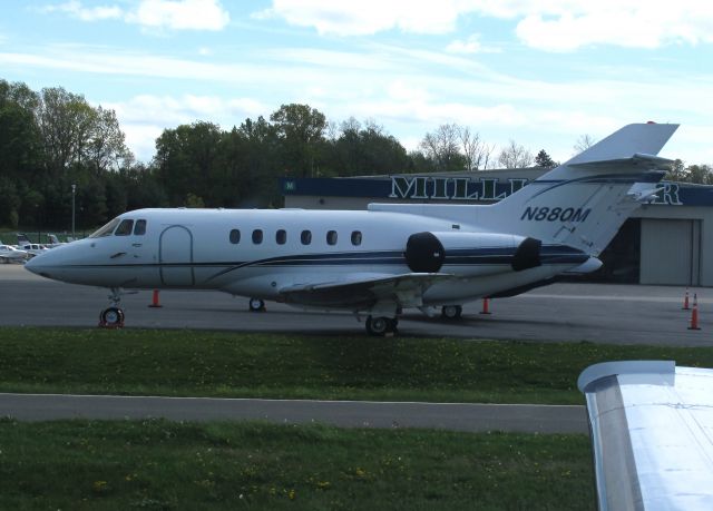 Hawker 800 (N880M)