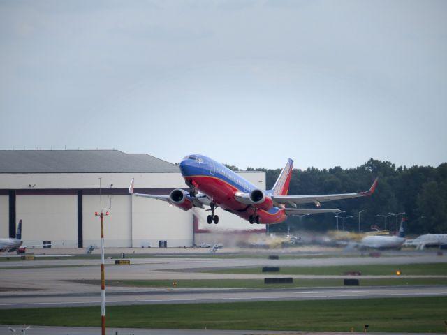 BOEING 737-300 (N369SW) - TAKEN AUGUST 25, 2013 - DEPARTING 36C