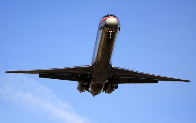 McDonnell Douglas MD-83 (N7541A)