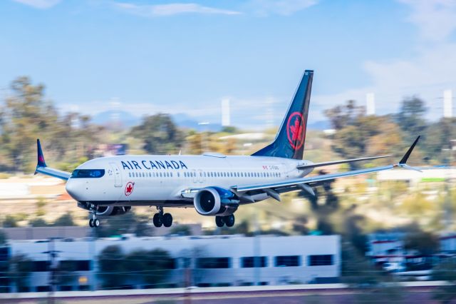 Boeing 737 MAX 8 (C-FSOC) - An Air Canada 737 MAX 8 landing at PHX on 2/28/23. Taken with a Canon R7 and Canon EF 100-400 L ii lens.