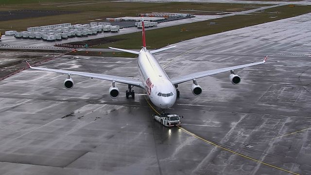 Airbus A340-300 (HB-JMH)