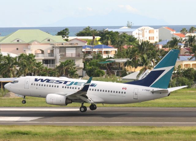 BOEING 737-600 (C-FWAF)