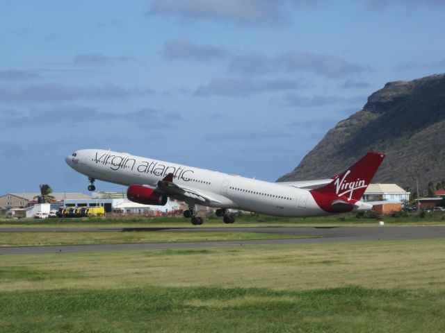 Airbus A330-300 (G-VINE)