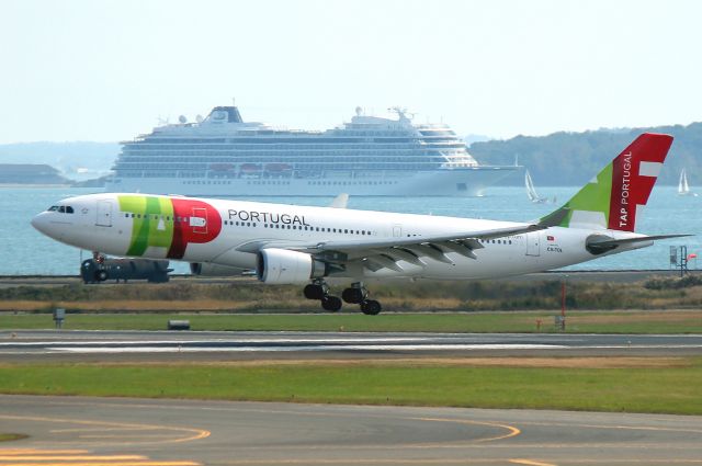 Airbus A330-200 (CS-TOL) - Air Portugal 217 arriving from Lisbon