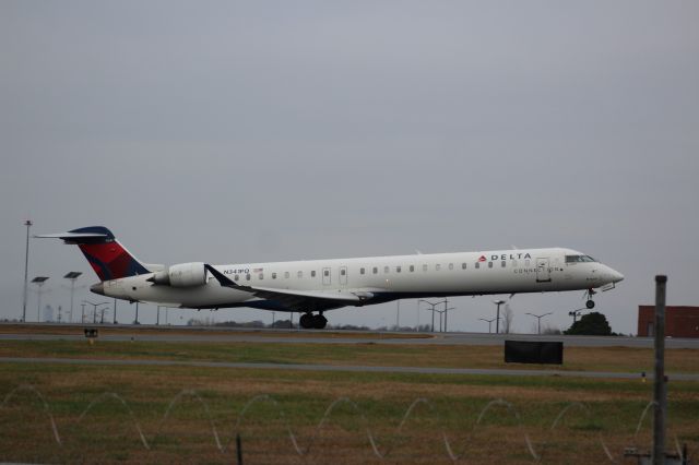 Canadair Regional Jet CRJ-900 (N341PQ)
