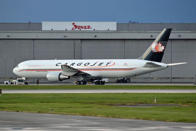 BOEING 767-200 (C-FDIJ)