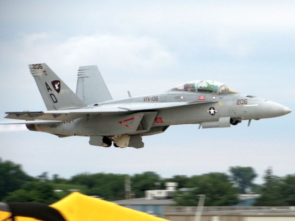 McDonnell Douglas FA-18 Hornet (16-6467)