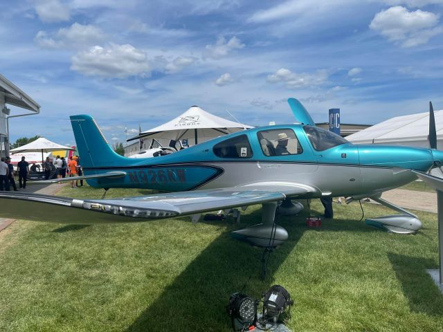 Cirrus SR-22 (N926KW) - EAA Airventure Oshkosh 2022