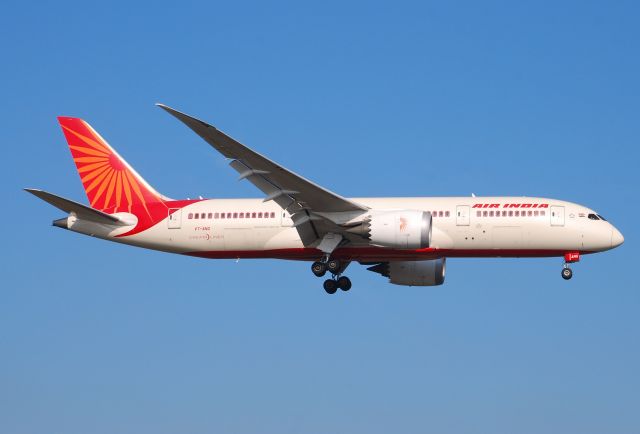 Boeing 787-9 Dreamliner (VT-ANG) - Taken from the threshold of 29L