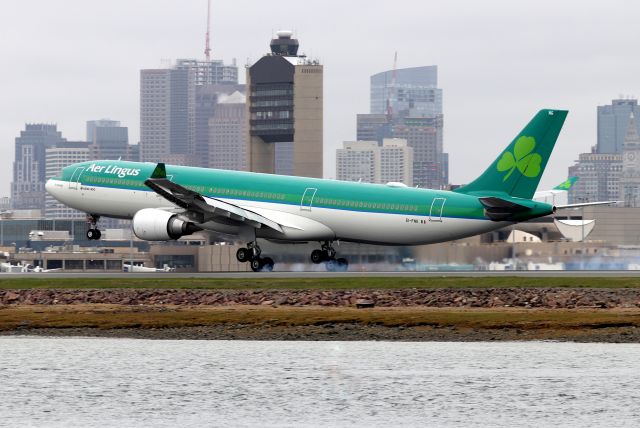 Airbus A330-200 (EI-FNG) - 'Shamrock 13 Juliet' arriving from Dublin