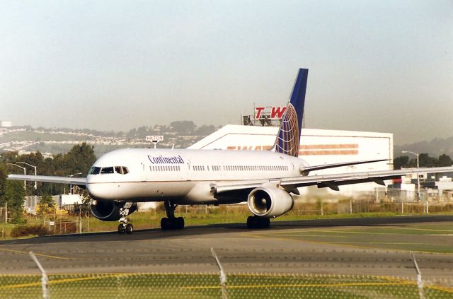 Boeing 757-200 (N3XXXX) - KSFO - Continental 757-2 headed to 1R for EWR.