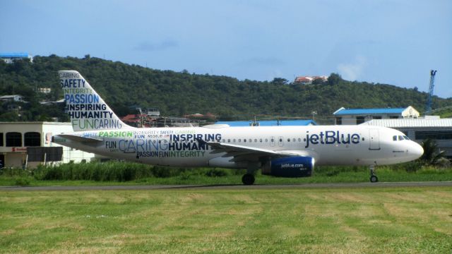 Airbus A320 (N598JB)