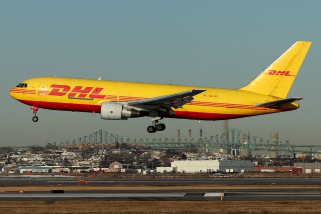 BOEING 767-200 (N651GT) - 'ABEX 2040' arriving from Cincinnati