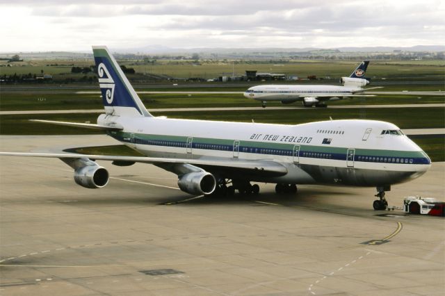 ZK-NZX — - AIR NEW ZEALAND - BOEING 747-219B - REG ZK-NZX (CN 22724/528) - TULLAMARINE INTERNATIONAL AIRPORT MELBOURNE VICTORIA AUSTRALIA - YMML (12/8/1987)