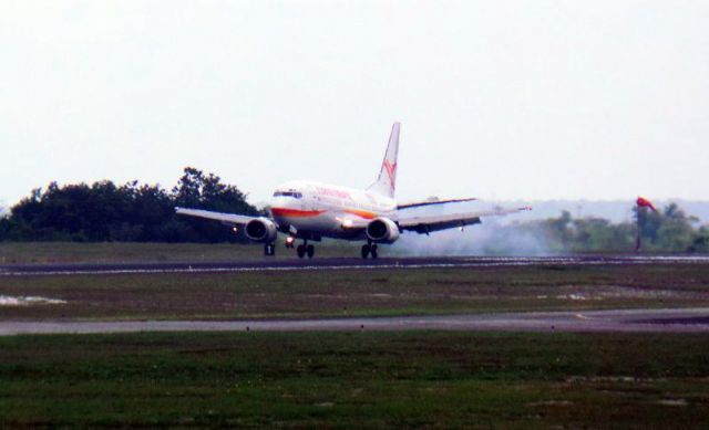 BOEING 737-300 (PZ-TCN)