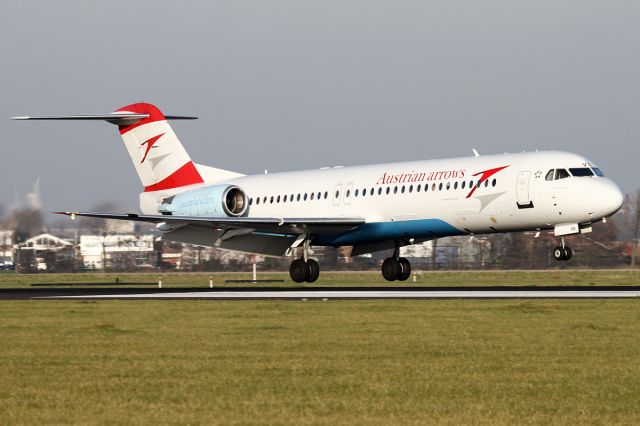 Fokker 100 (OE-LVN)