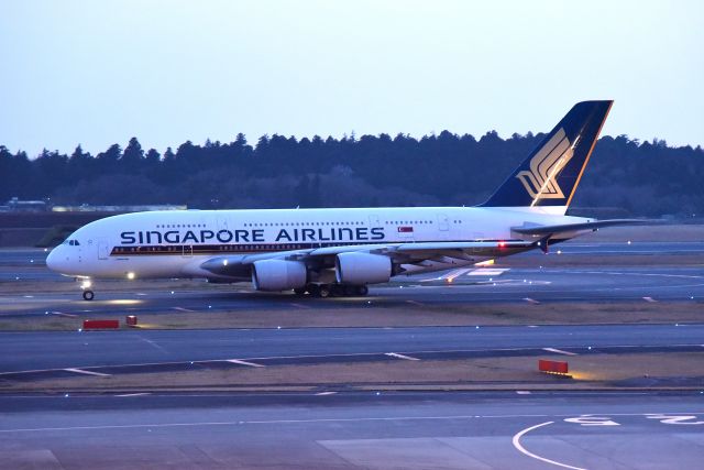 Airbus A380-800 (9V-SKN)