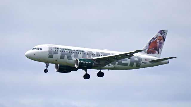 Airbus A319 (N922FR) - FFT139 from KDEN on final to Rwy 16C on 5/10/14. (cn 2012).