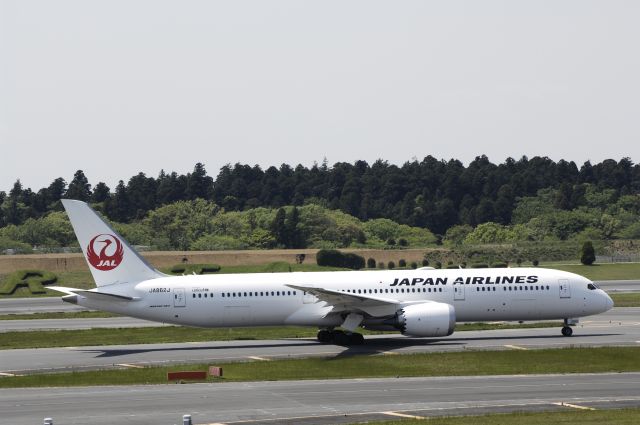 Boeing 787-9 Dreamliner (JA862J) - Taxing at Narita Intl Airport on 2016/04/30
