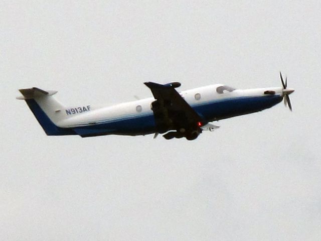 Pilatus PC-12 (N913AF) - Take off runway 16.