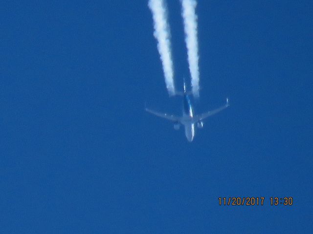 Boeing 737-900 (N281AK)