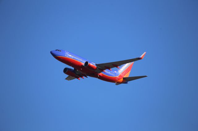 Boeing 737-700 (N7738A)