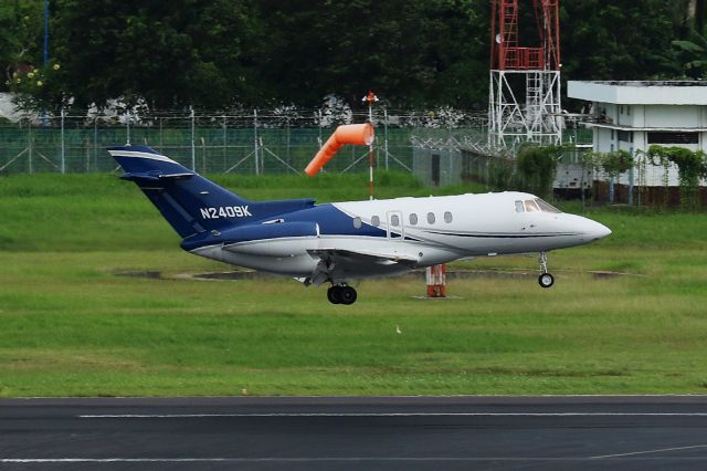 Hawker 800 (N2409K)
