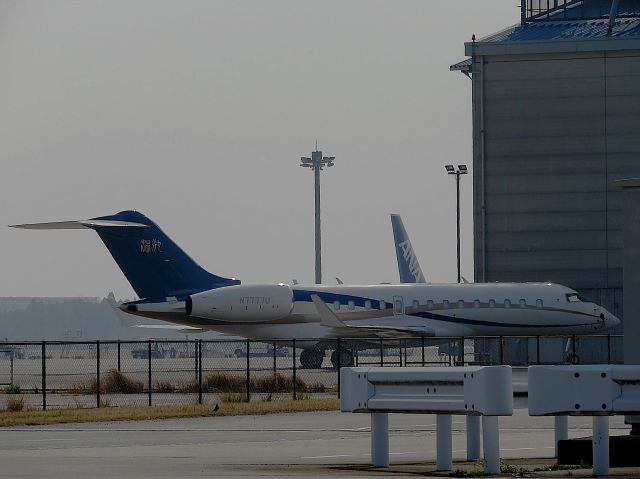 Bombardier Global Express (N7777U) - I take a picture on Mar 20, 2017.