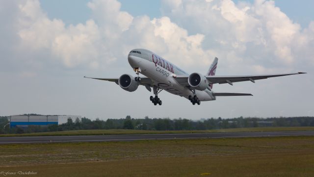 Boeing 777-200 (A7-BFX)