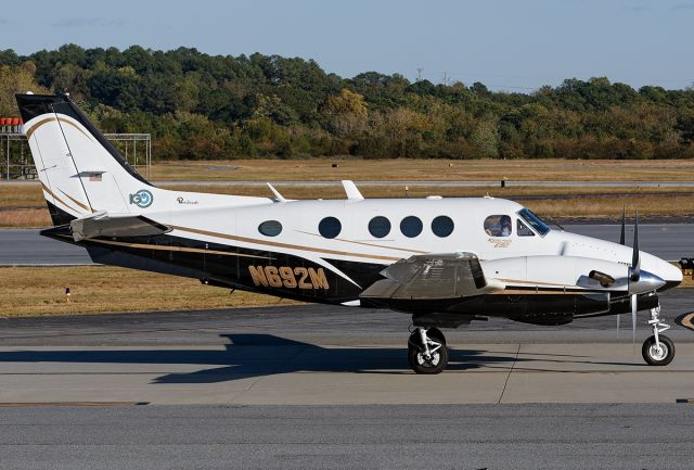 Beechcraft King Air 90 (N692M)