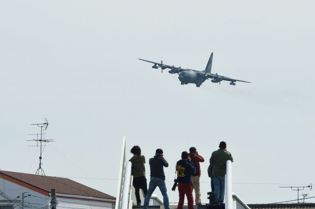 Lockheed C-130 Hercules —