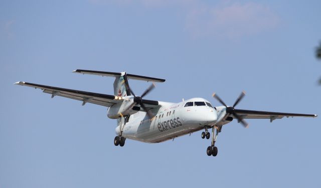 de Havilland Dash 8-100 (C-GONN)