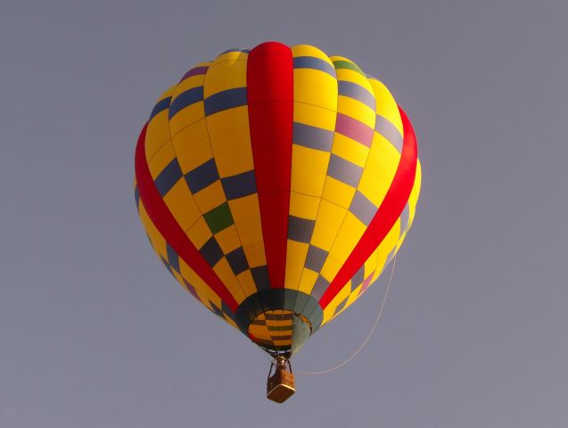 Unknown/Generic Balloon (N145BA) - Lifting off near the Downtown Shreveport airport during a local balloon rally/competition.