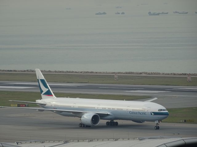 BOEING 777-300ER (B-KQR)