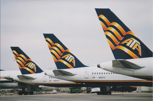 BOEING 757-300 (N561TZ)