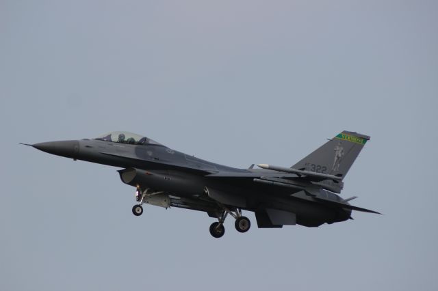 Lockheed F-16 Fighting Falcon (87-0322) - 87-0322 1987 GENERAL DYNAMICS F-16C FIGHTING FALCON USAF VERMONT AIR NATIONAL GUARDbr /KBTV Burlington International Airport Burlington, Vermontbr /Photo taken by Christopher Wright 