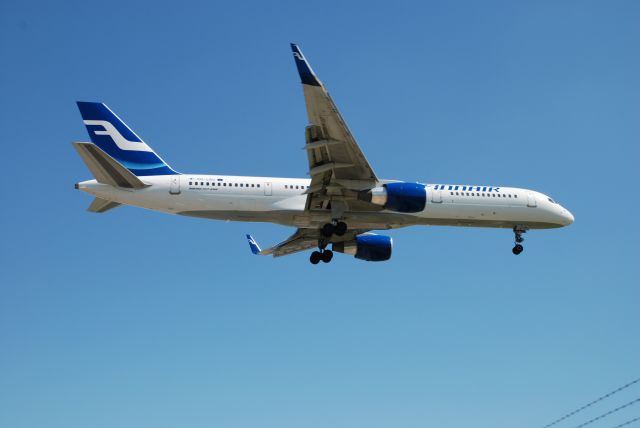 Boeing 757-200 (OH-LBU) - Finnair Boeing 757-200 with winlets, arriving at Pearson Airport. July 15/08.