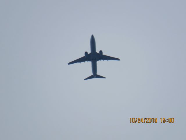 Boeing 737-800 (N907NN) - American Airlines on a maintenance flight over Southeastern Kansas performing a stall test. I think anyways. It was down to 150 mph then they put the power to it. Sounded great.