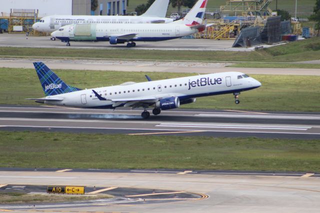 Embraer ERJ-190 (N284JB)