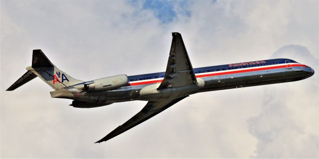 McDonnell Douglas MD-83 (N970TW)