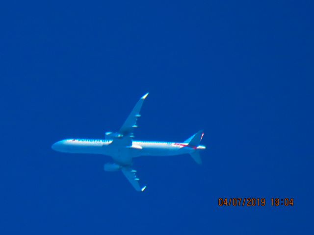 Airbus A321 (N162AA)